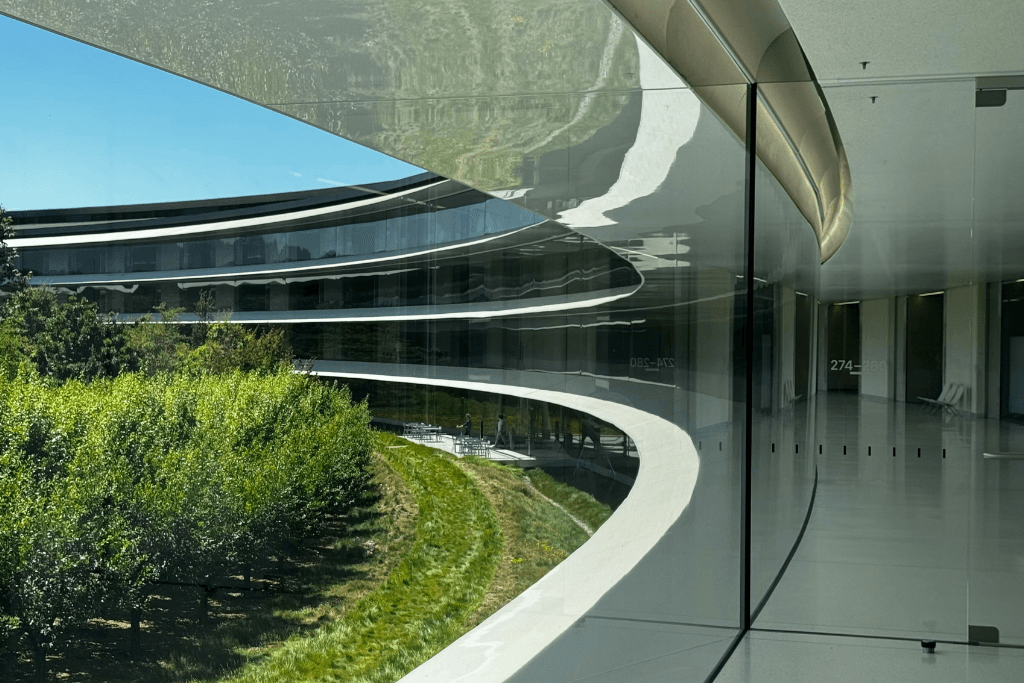 Hotelification, a Raging Trend in Workspace Design