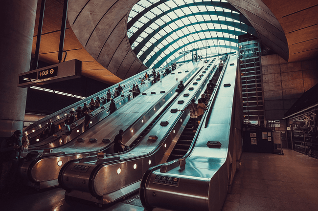 U-Bahnhöfe für die Zukunft gestalten: Sicherheit und Ästhetik