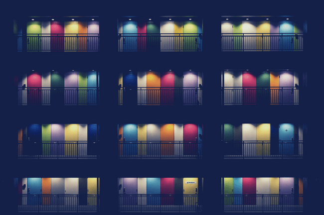 Image avec différentes portes de couleurs